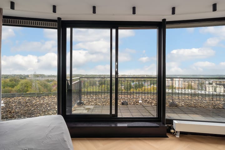 Foto 31 van Tine van Dethstraat 85