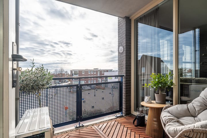 Photo 2 of Janssen & Fritsenplein 16