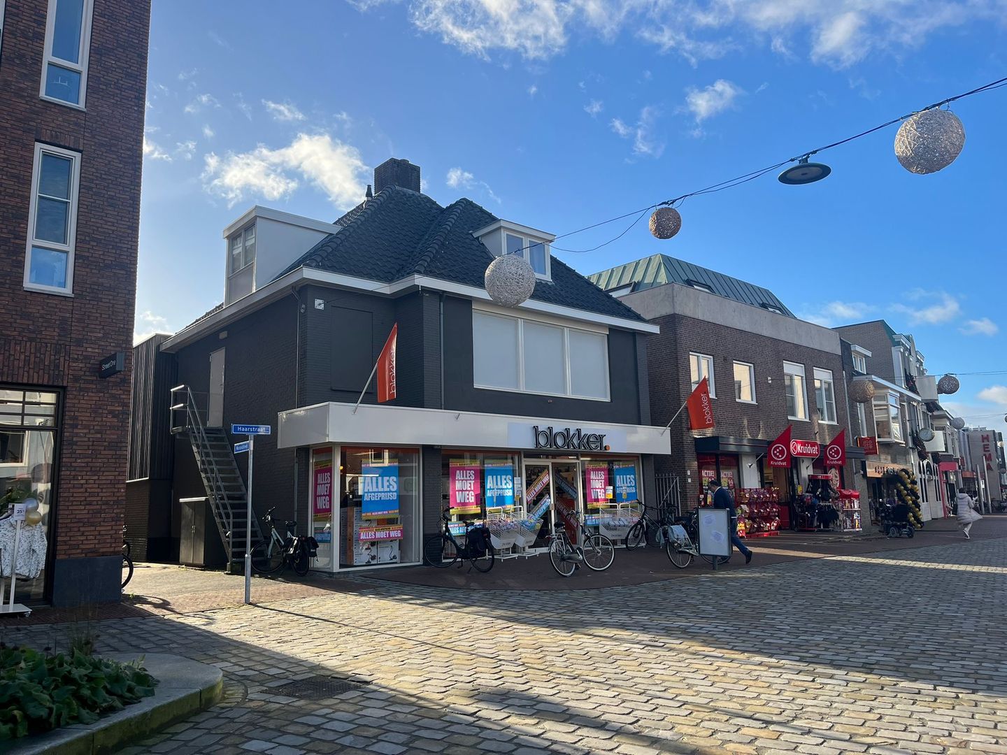 View photo 3 of Haarstraat 5