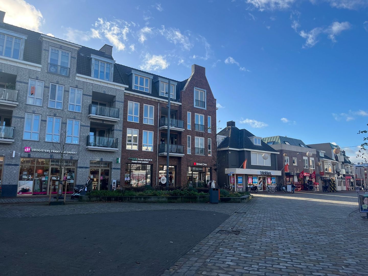 View photo 4 of Haarstraat 5