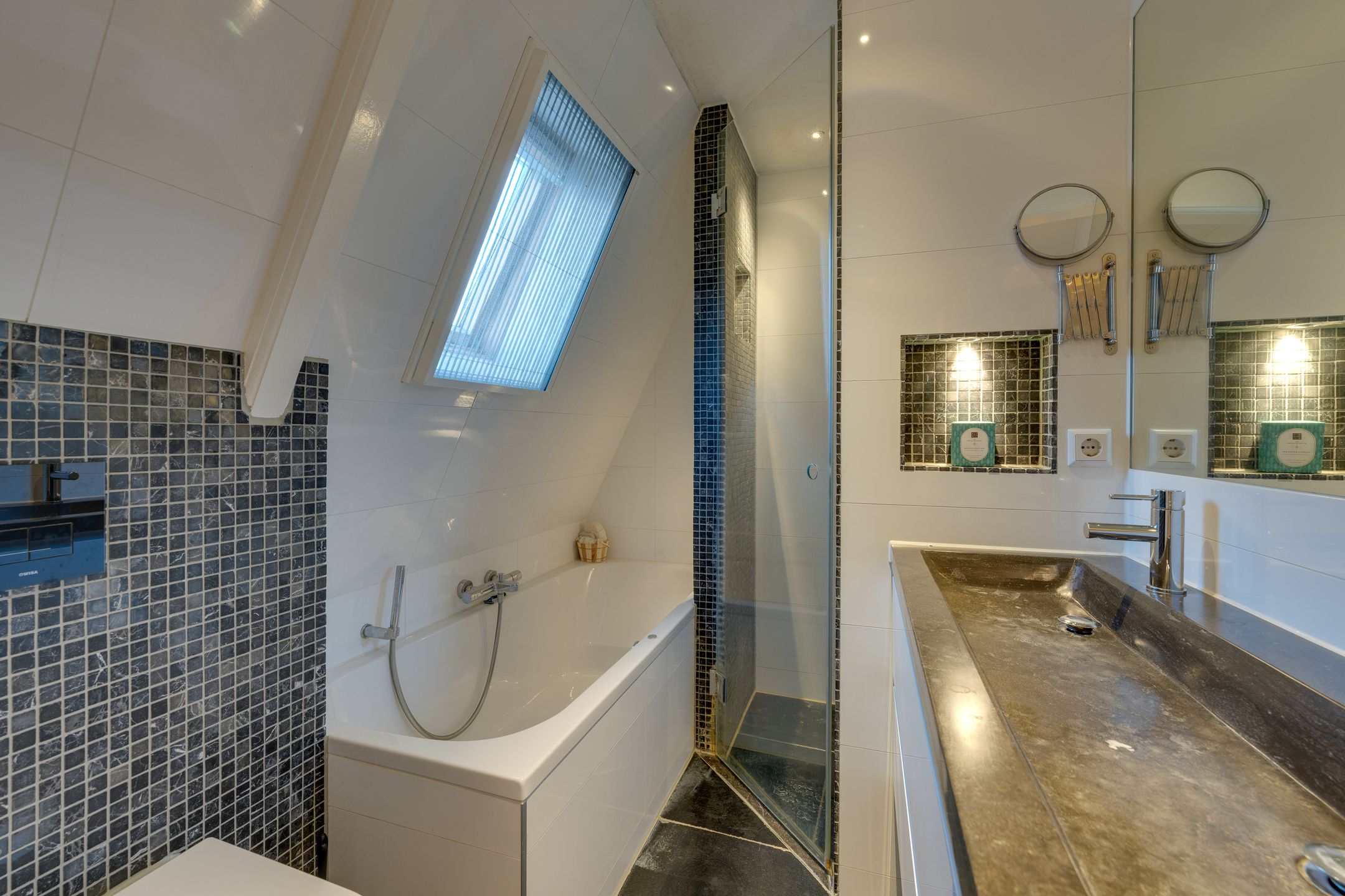 Photo 36 of Burgemeester Hoogenboomlaan 29