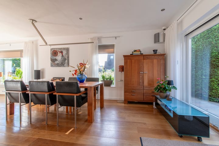 Photo 9 of Leeuwerik 44