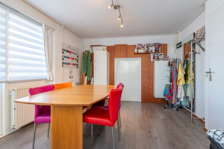 Photo 21 of Leeuwerik 44