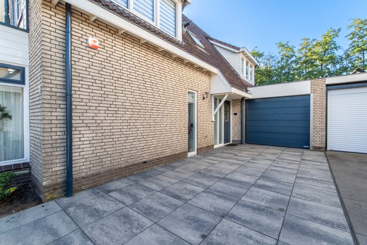 Photo 35 of Leeuwerik 44