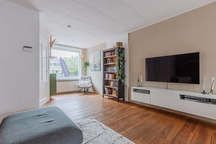 Photo 12 of Burgemeester G.Bosstraat 4