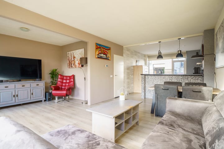 Foto 14 van Vlaardingenstraat 48