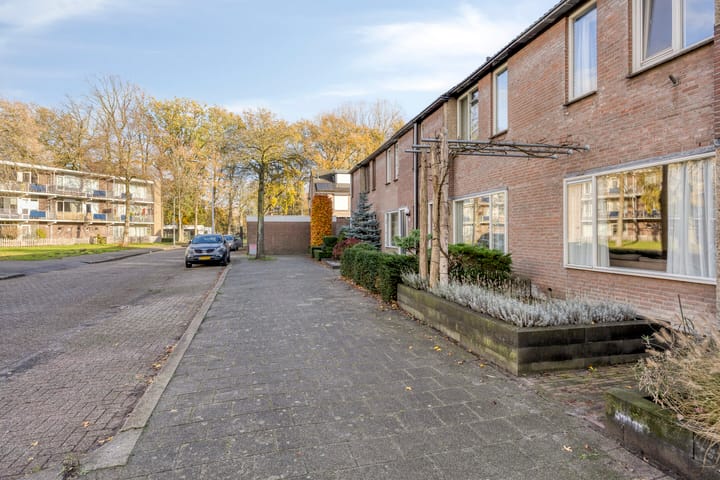 Photo 38 of Alpenlaan 139