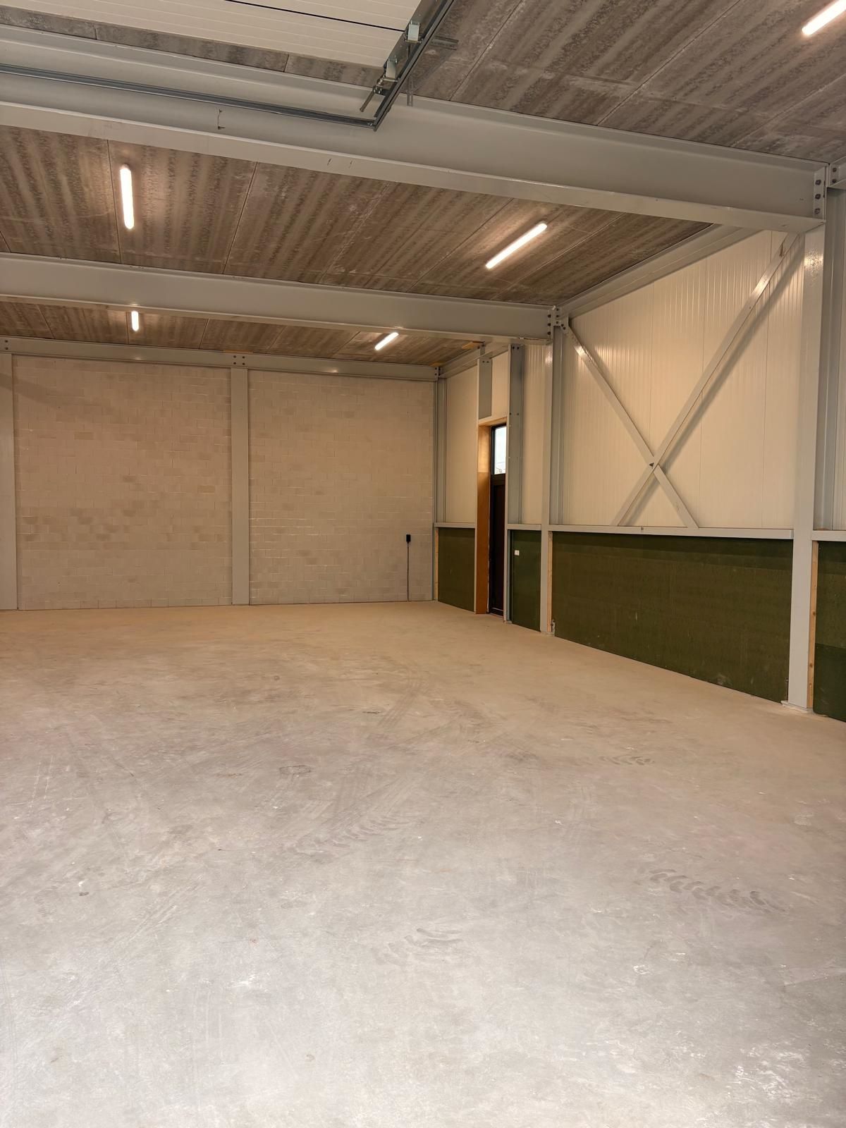 View photo 5 of Overspoor 47-B