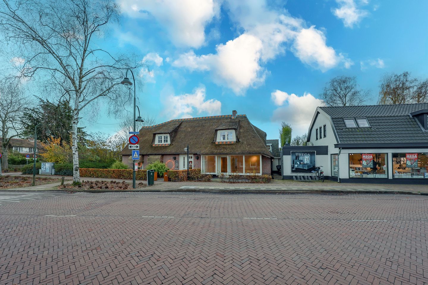 View photo 2 of Torenlaan 14