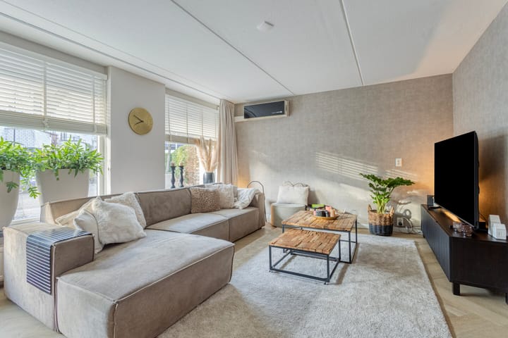 Photo 11 of Hoensbroekstraat 9