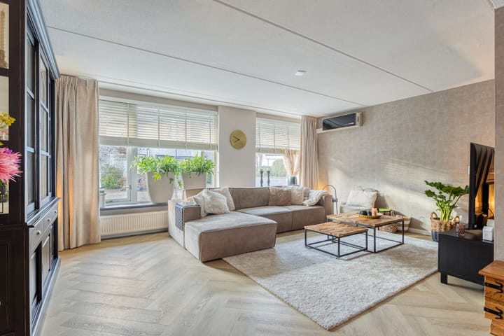 Photo 10 of Hoensbroekstraat 9