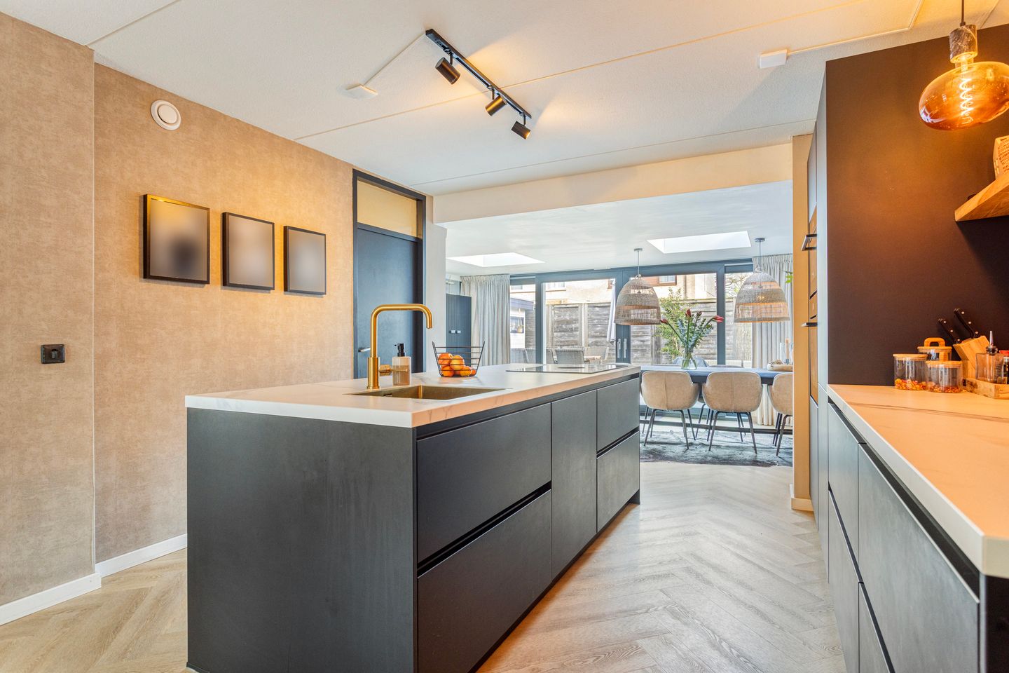 Photo 14 of Hoensbroekstraat 9