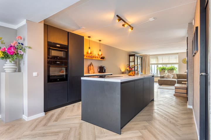 Photo 15 of Hoensbroekstraat 9