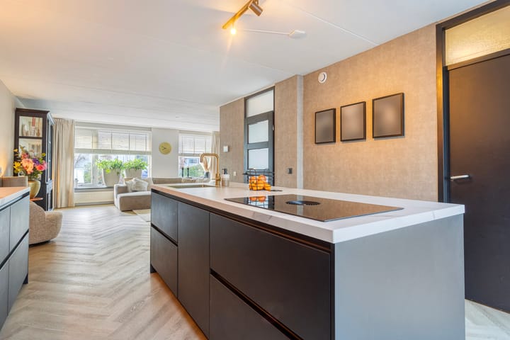 Photo 16 of Hoensbroekstraat 9