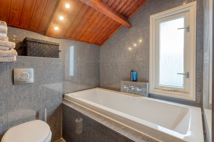 Photo 39 of Hoensbroekstraat 9