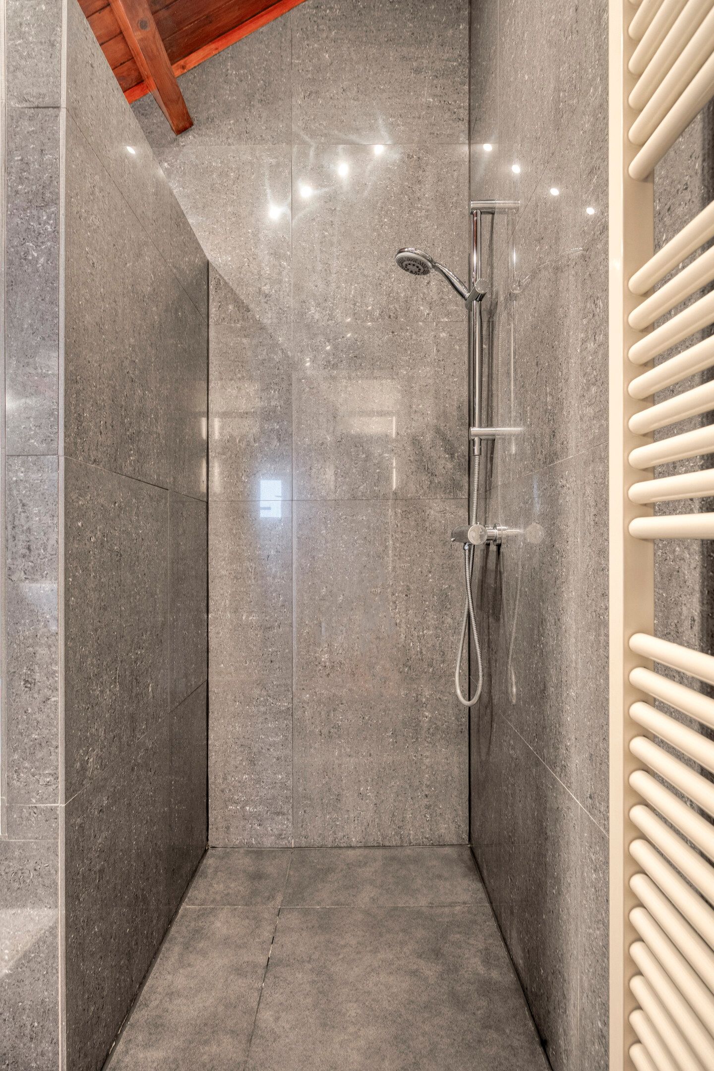 Photo 36 of Hoensbroekstraat 9