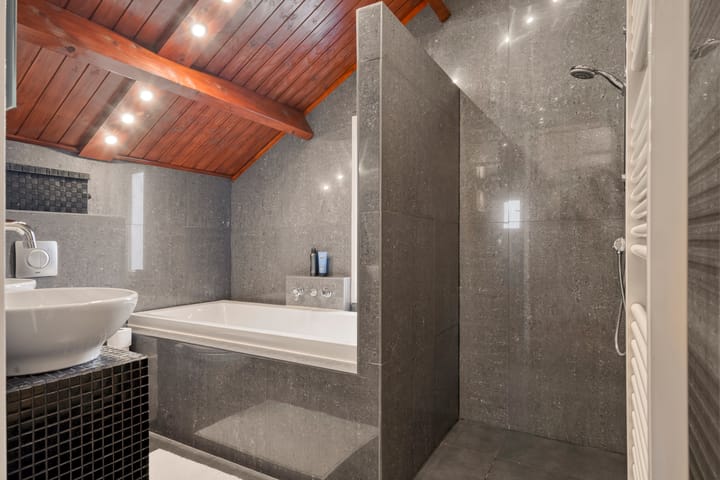 Photo 37 of Hoensbroekstraat 9