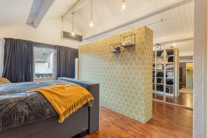 Photo 32 of Hoensbroekstraat 9