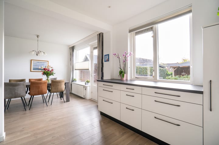 Foto 11 van Parallelweg 12