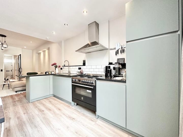 Photo 3 of Lutmastraat 33-H