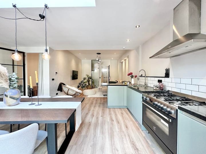 Photo 2 of Lutmastraat 33-H