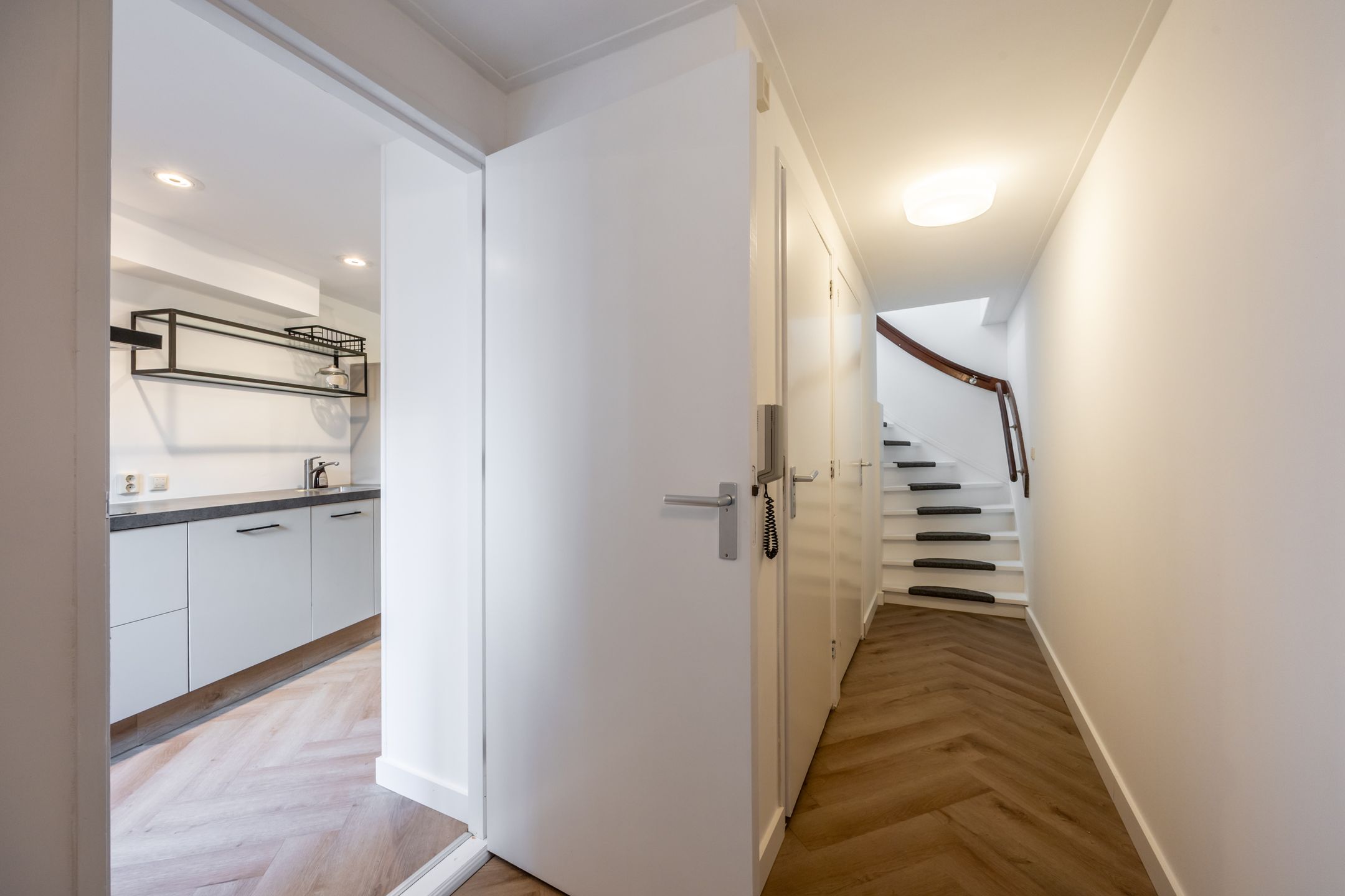 Photo 9 of Gierstraat 72