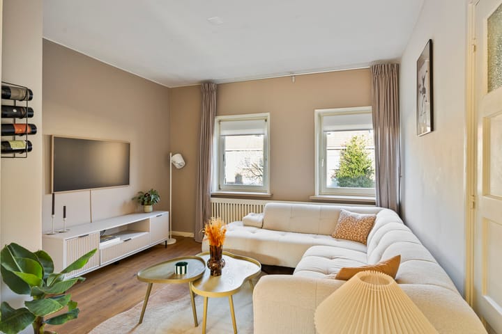 Photo 4 of Petrus Dondersstraat 108