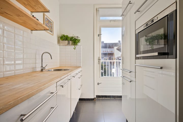 Photo 13 of Petrus Dondersstraat 108