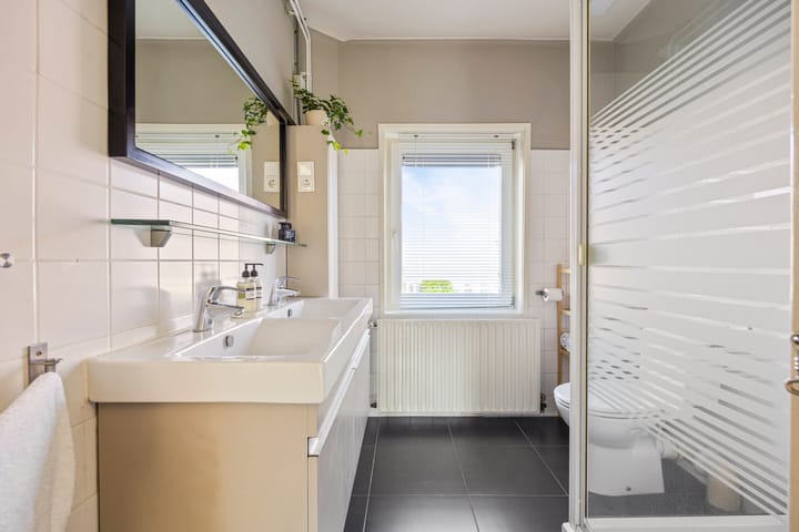 Photo 21 of Petrus Dondersstraat 108