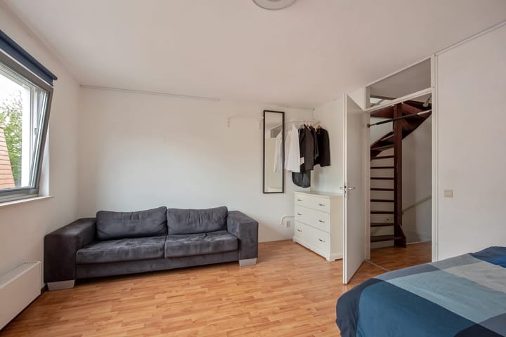 Photo 17 of Oeverwallaan 41