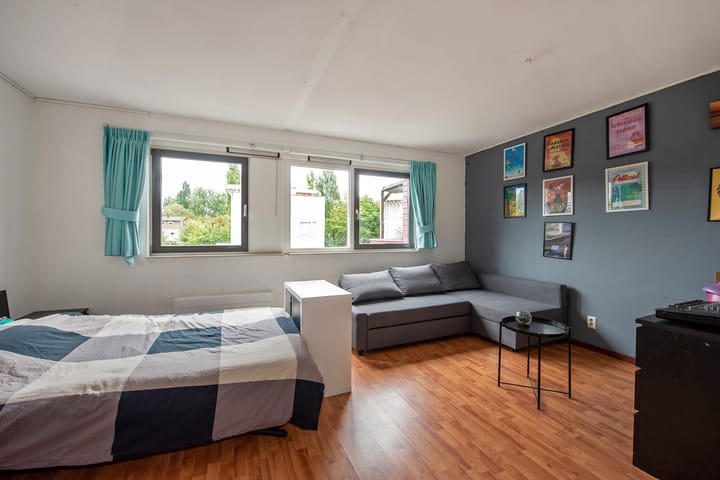 Photo 18 of Oeverwallaan 41