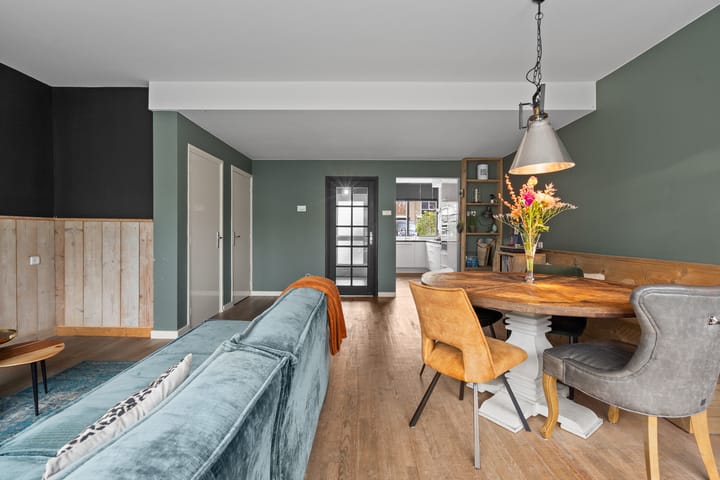 Photo 8 of Burgemeester Haefkensstraat 13