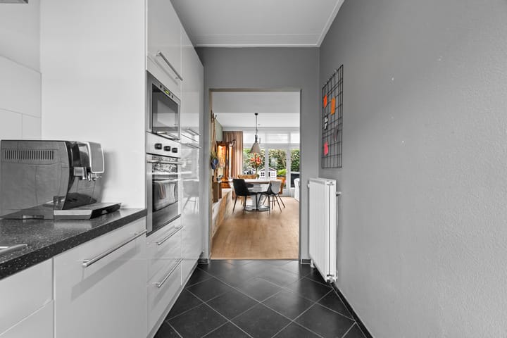 Photo 12 of Burgemeester Haefkensstraat 13