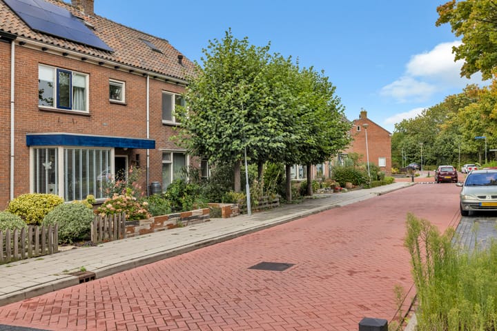 Photo 8 of Esdoornlaan 18