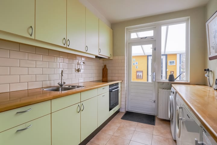 Photo 18 of Hellemastraat 7