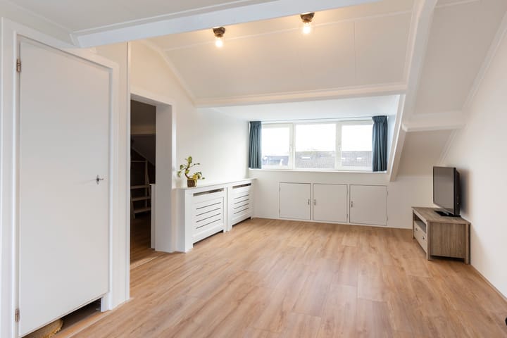 Photo 44 of Operettestraat 28