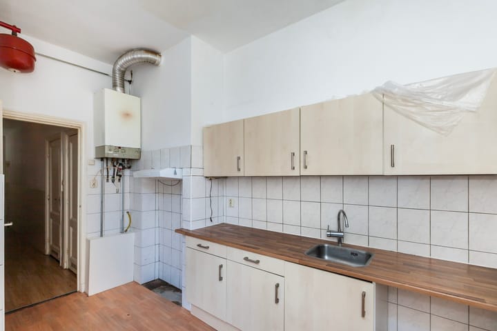 Foto 11 van Van de Veldestraat 68