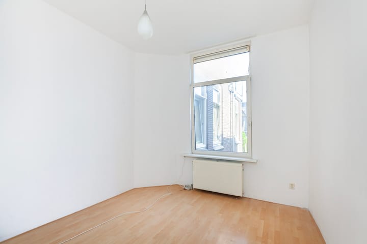 Foto 13 van Van de Veldestraat 68