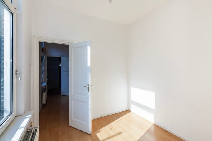 Foto 18 van Van de Veldestraat 68