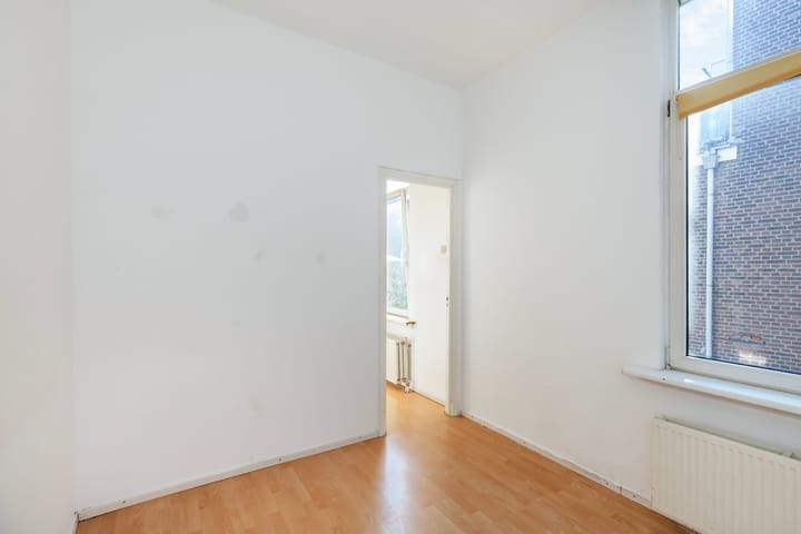 Foto 19 van Van de Veldestraat 68