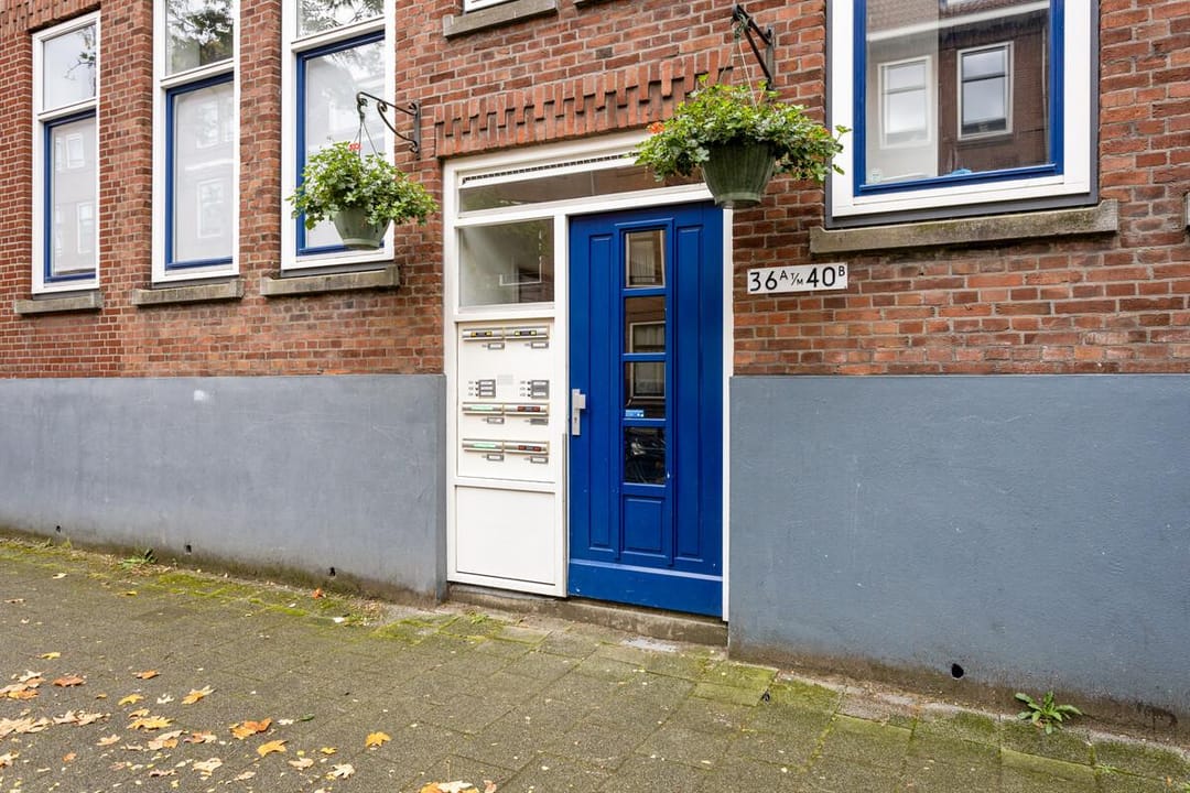 Photo 2 of Essenburgstraat 38-A