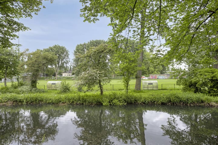 Photo 3 of Essenburgstraat 38-A