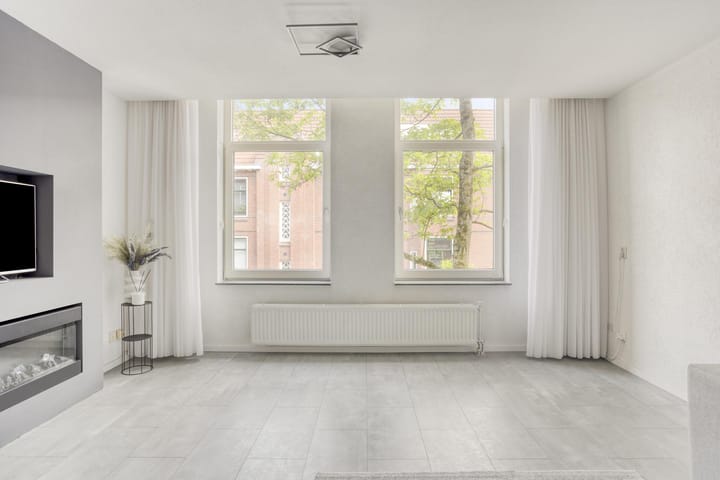 Photo 4 of Essenburgstraat 38-A