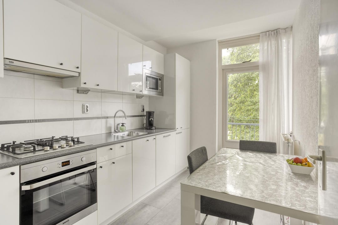 Photo 8 of Essenburgstraat 38-A