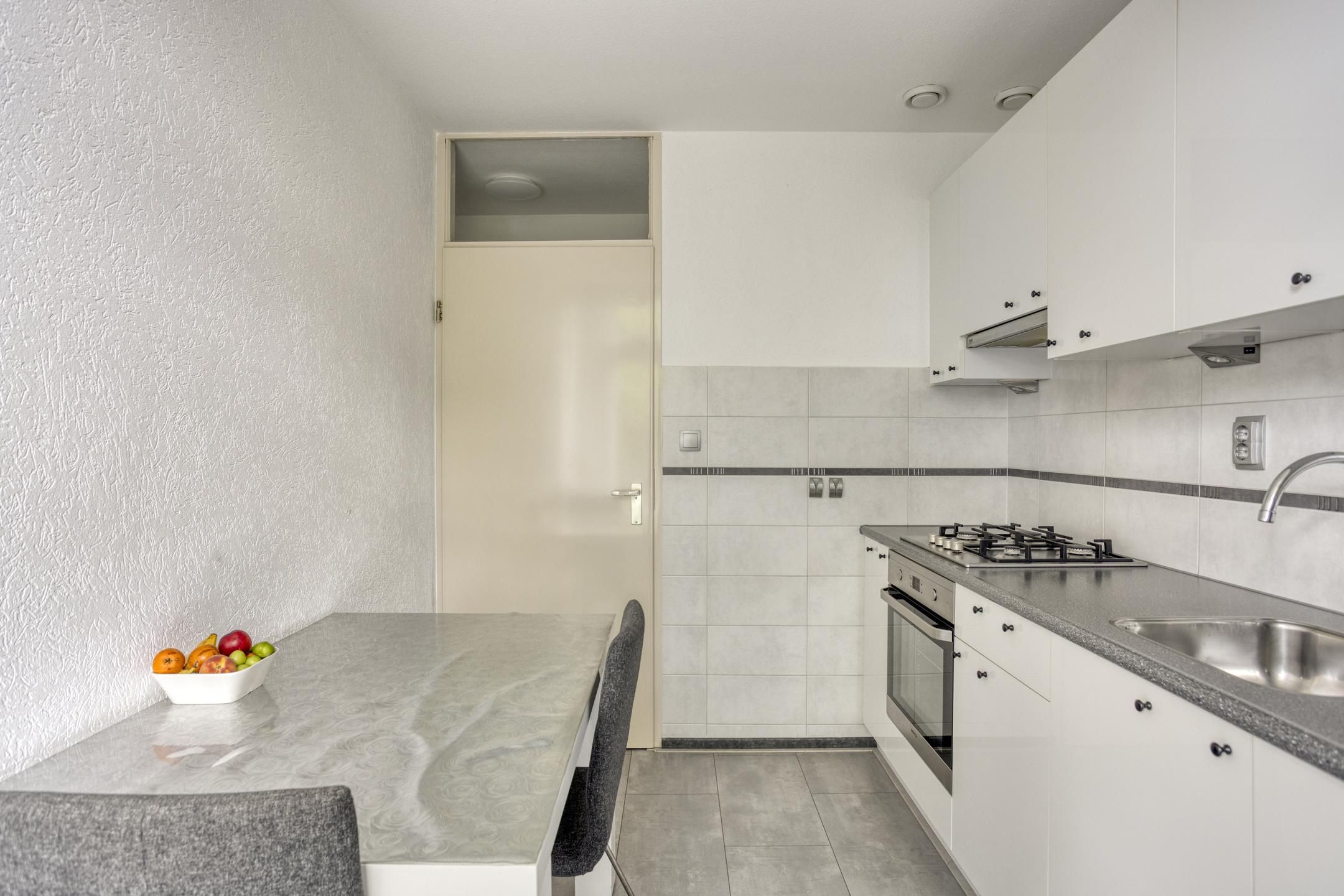 Photo 9 of Essenburgstraat 38-A