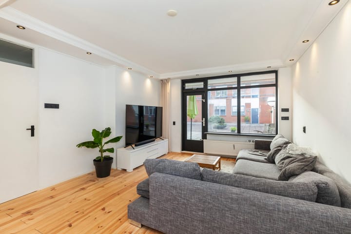 Photo 10 of Oosthavenplaats 32