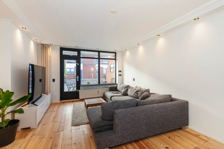 Photo 2 of Oosthavenplaats 32