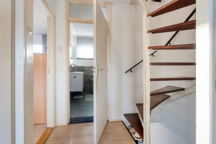 Photo 16 of Ridderspoor 13