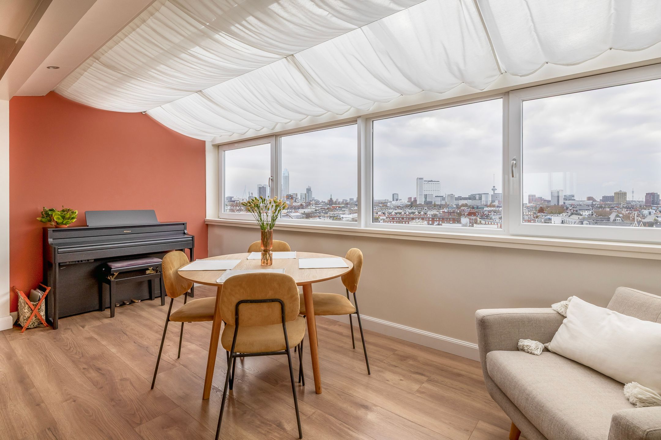 Foto 12 van Weena 983