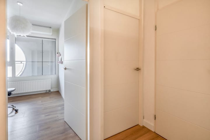 Photo 24 of Weena 983